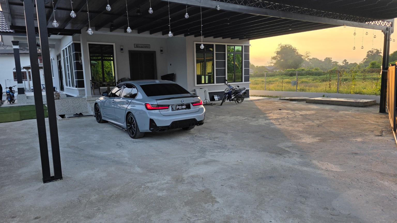 Parkir berbumbung